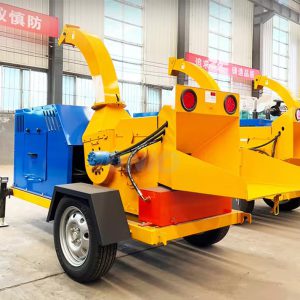เครื่องบดไม้เคลื่อนที่ ความเร็ว 2200 รอบต่อนาที, พลังงาน 22 kw/32 แรงม้า