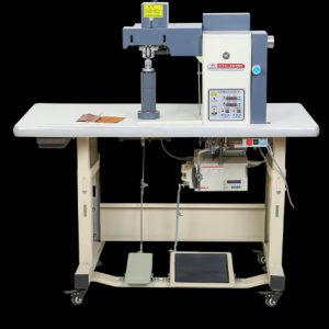 เครื่องทากาวแยกขอบและตีแนบ( Gluing and Edge Splitting and Hammering Machine)