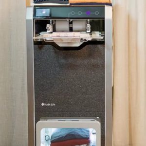 เครื่องพับผ้าอัตโนมัติ (Automatic Clothes Folding Machine)