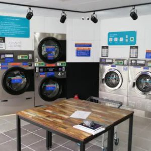 เครื่องอบผ้าหยอดเหรียญเชิงพาณิชย์ (Commercial coin-operated dryer)