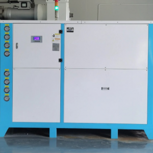 เครื่องทำความเย็นแบบระบายความร้อนด้วยน้ำ/อากาศ (Air Cooling-water Machine)