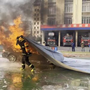 ผ้าห่มกันไฟสำหรับรถยนต์ (Car Fire Blanket)